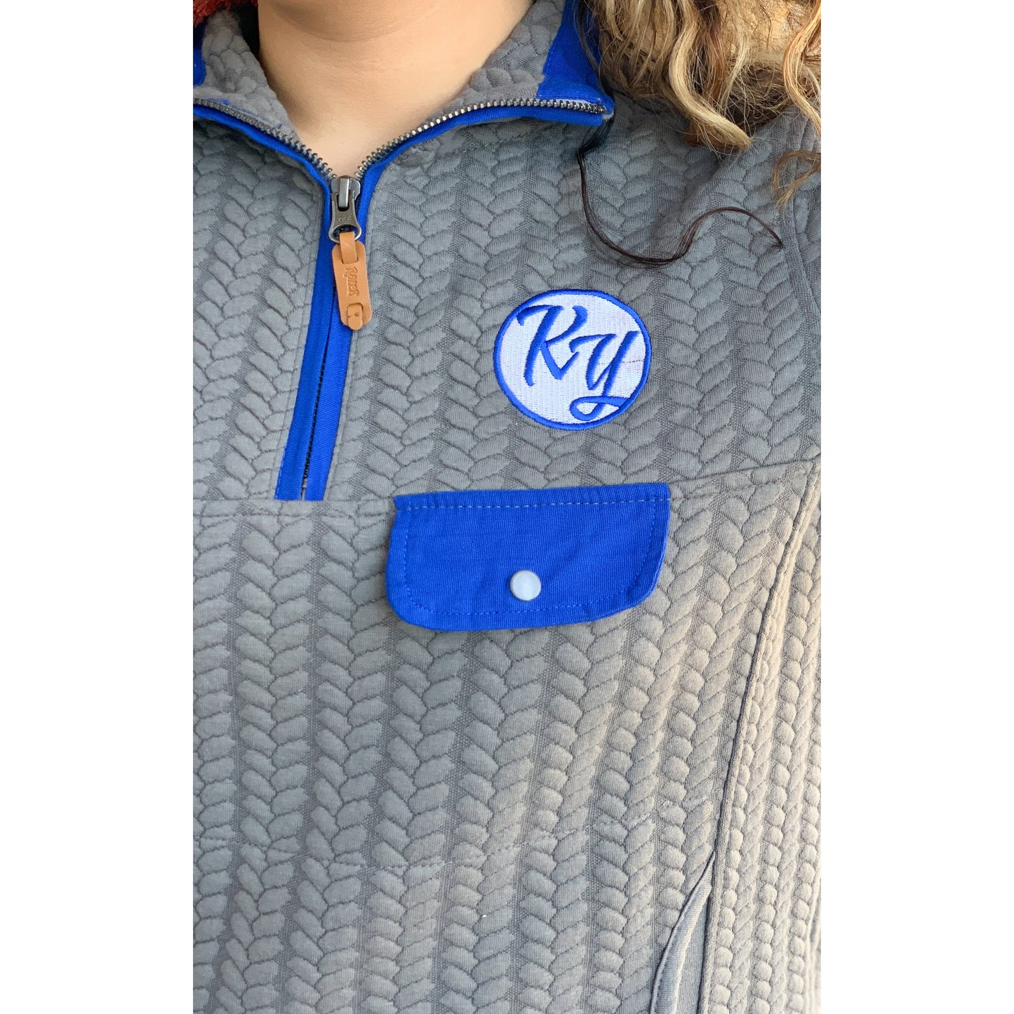 Curvy Kentucky Caribou 1/4 Zip Pullover