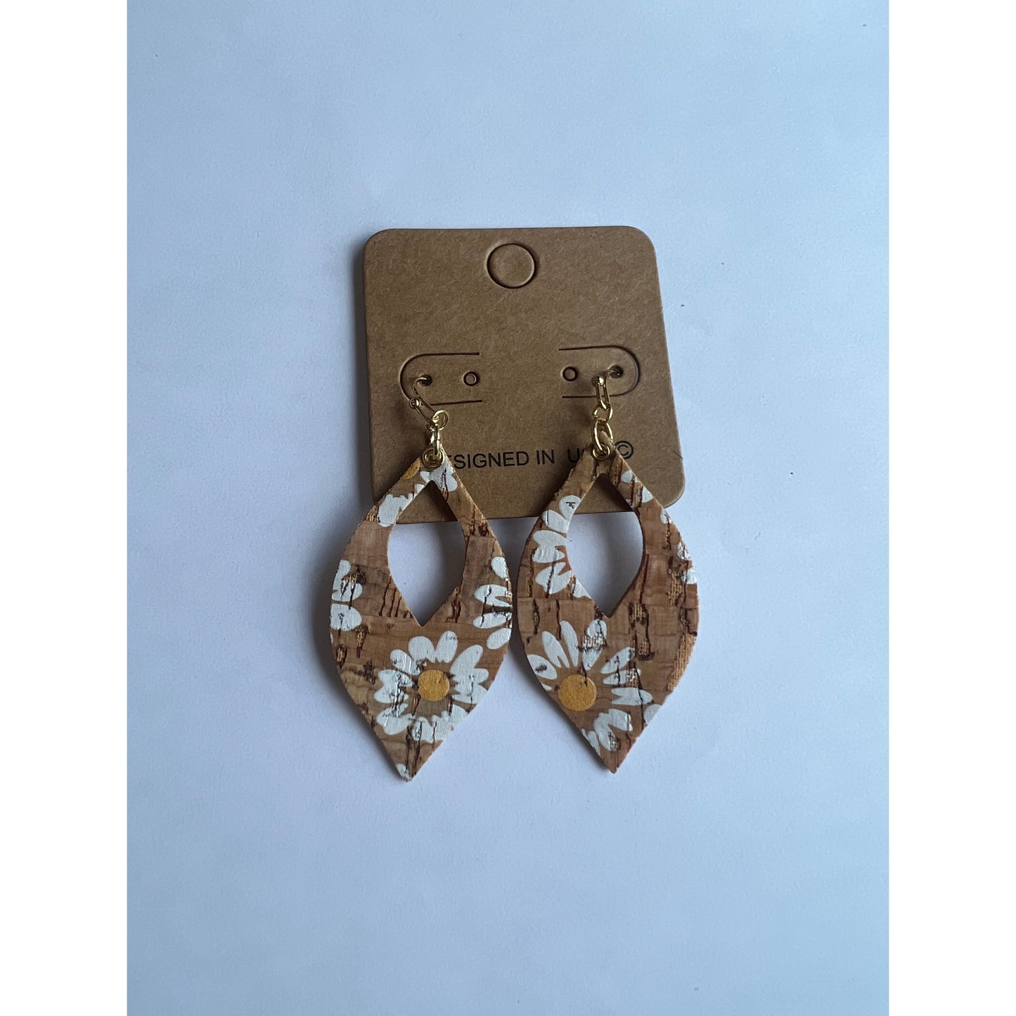 Daisy lightweight earrings